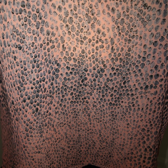 Patterned blouse. - Picture 4 of 4